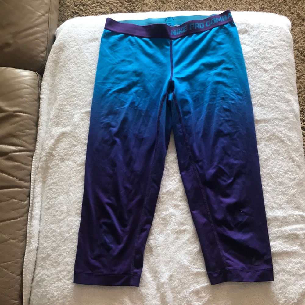 Nike Pro Combat Crops